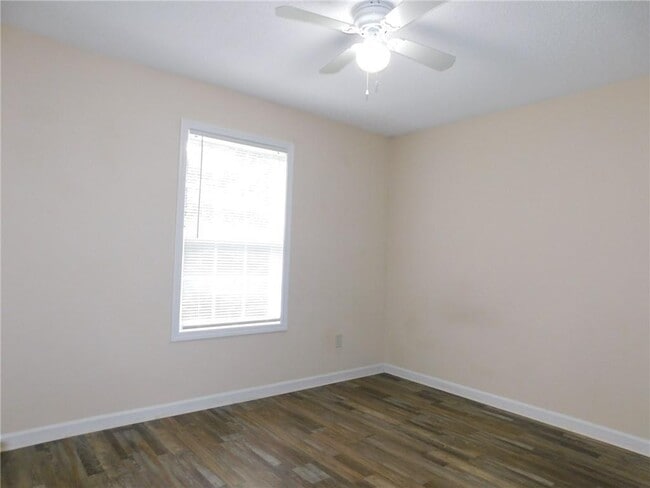 Building Photo - 13 Vista Ct