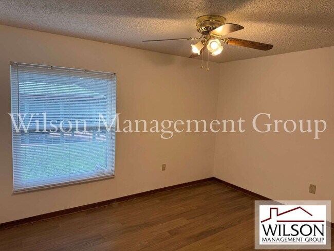 Building Photo - 1420 Flamingo Dr