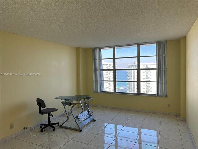 Building Photo - 3800 S Ocean Dr