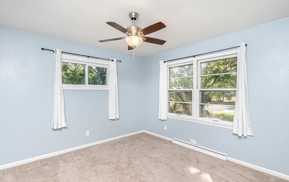 Bedroom 2 - 322 Crown Point