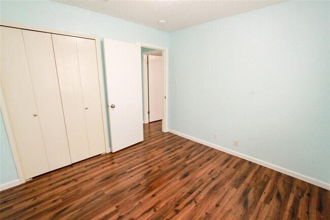 Building Photo - 9705 Dalewood Dr