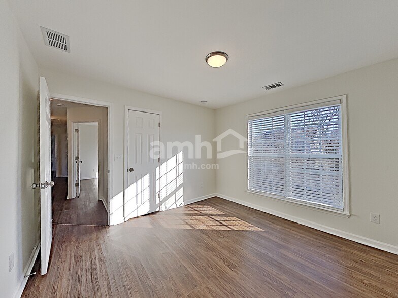 Building Photo - 316 Ridgewood Trail