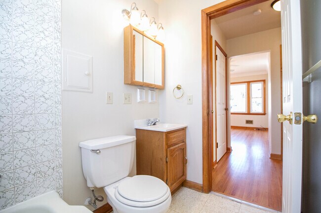 Building Photo - 2859 Boxwood Rd