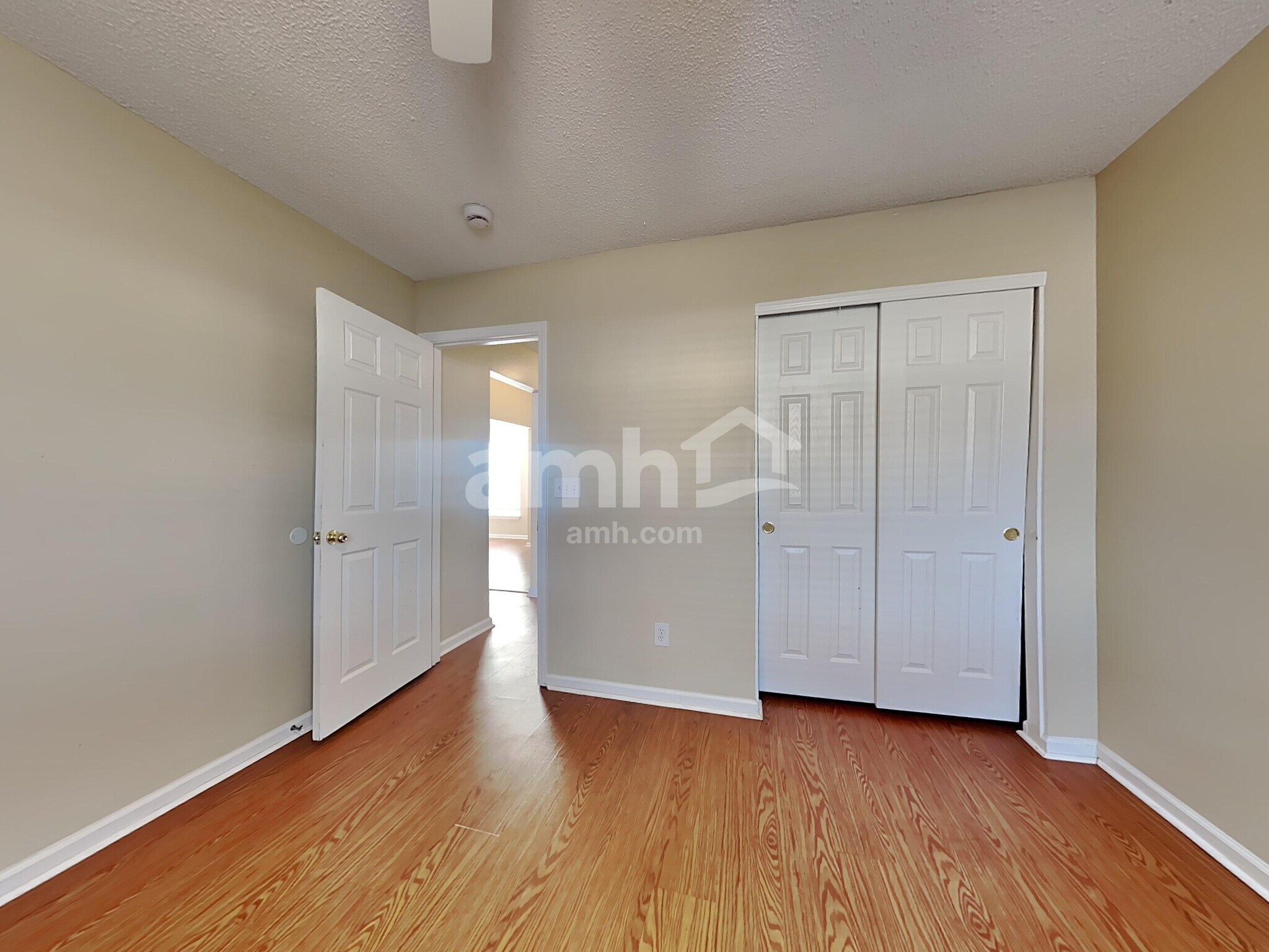 Building Photo - 5018 Thornton Dr