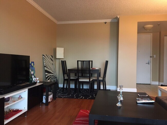 Building Photo - Luxury Allston 2 Bed
