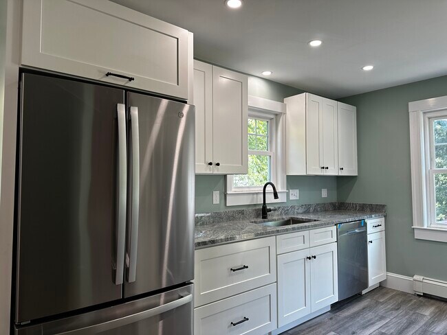 Building Photo - 96 Adams St