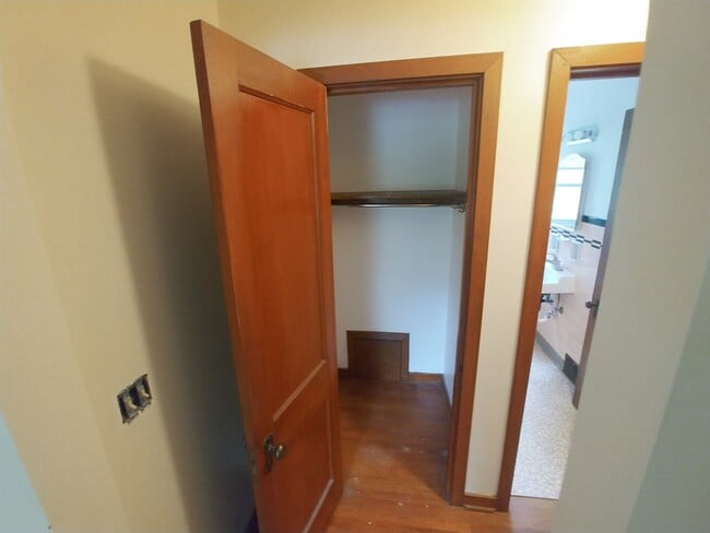 Building Photo - 2br House | Mt. Healthy |  Great Neighborhood