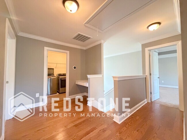 Building Photo - 1823 Buxton Way