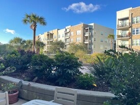 Building Photo - 145 Pier View St