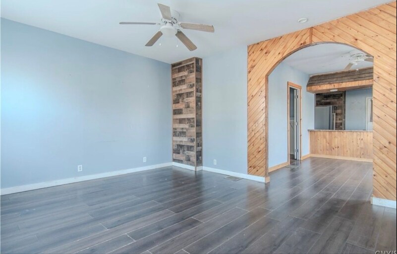 Building Photo - 148 W Main St