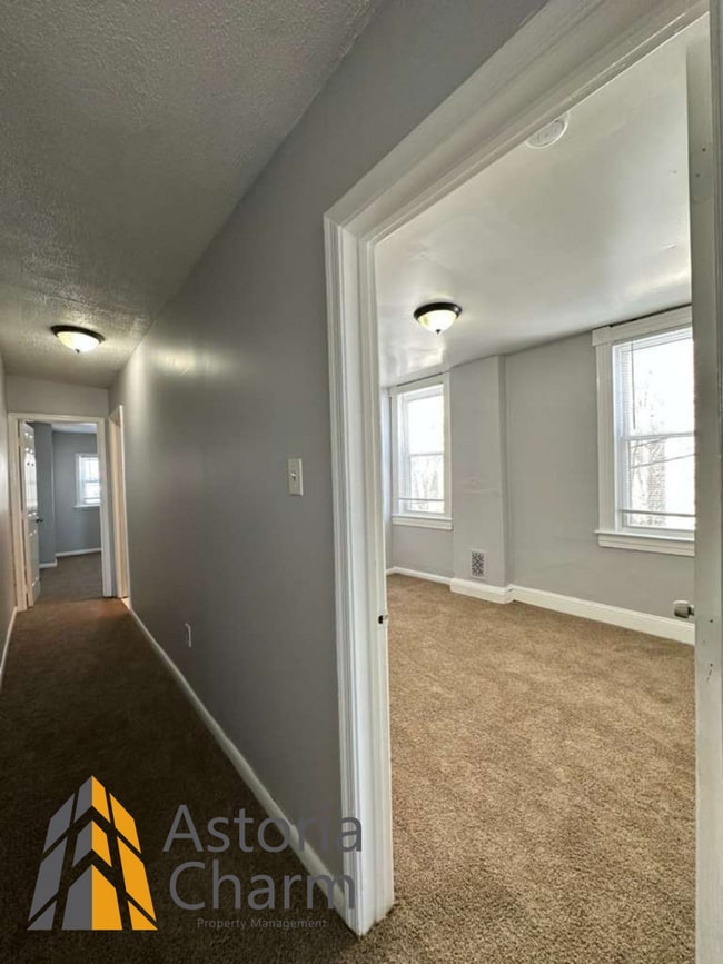 Building Photo - 3 Bedroom End Unit near Coppin State with Fenced Yard