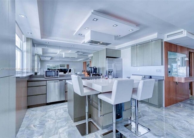 Building Photo - 401 Ocean Dr