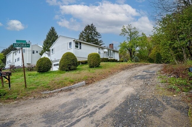 Building Photo - 20 Winneconnett Rd