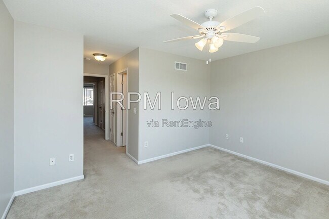 Building Photo - 1108 NE 7th Ln