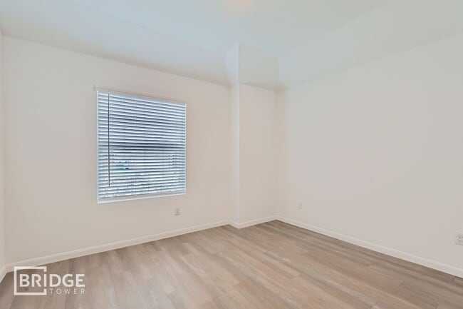Building Photo - 2708 Coral Vly