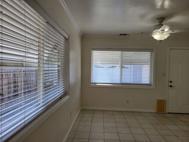 Building Photo - 111 Florence St