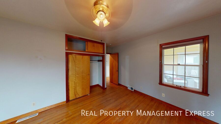 Building Photo - 4 Bedroom, 2 Bathroom Home for Rent in Sioux Falls