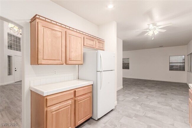 Building Photo - 3741 Grand Viewpoint Ct