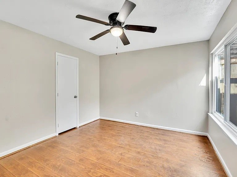 Building Photo - 19734 Lake Hollow Ln