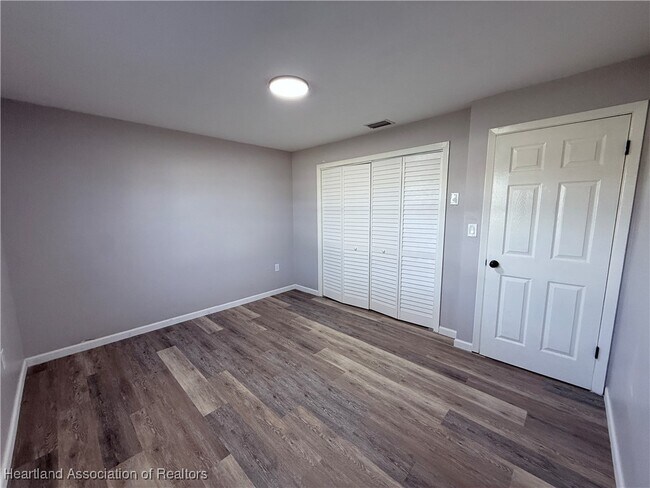 Building Photo - 1629 Lagrange Ave