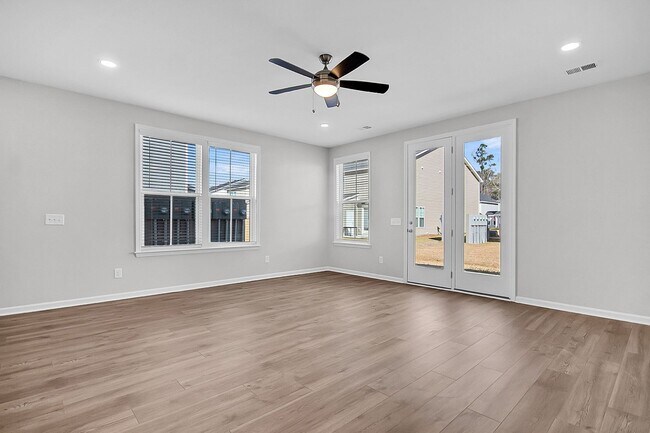 Building Photo - 482 Green Fern Dr