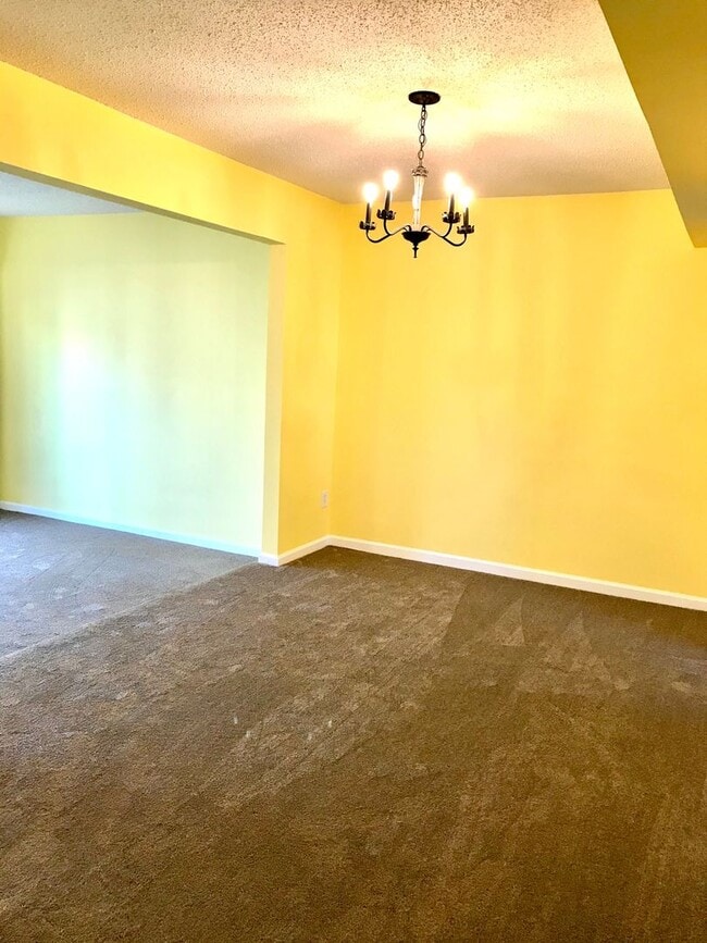 Building Photo - Charming 3-Bedroom Townhome in VB "ASK ABO...
