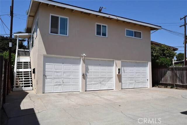 Building Photo - 318 W Avenida Palizada