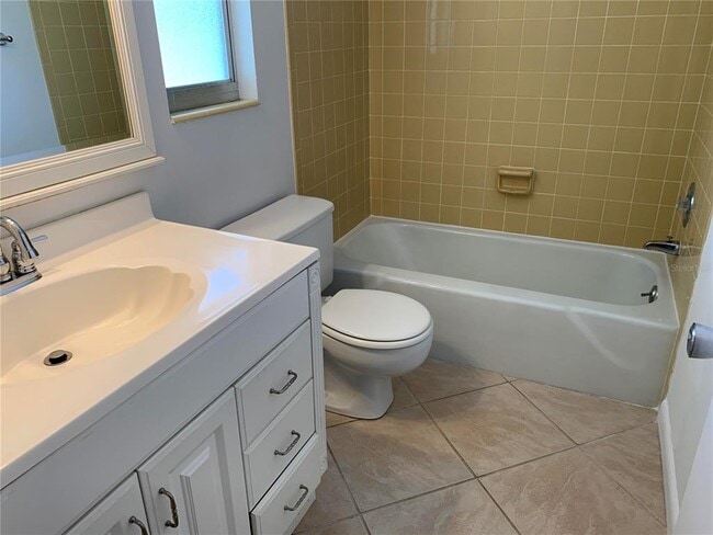 Building Photo - 3370 Springmill Cir