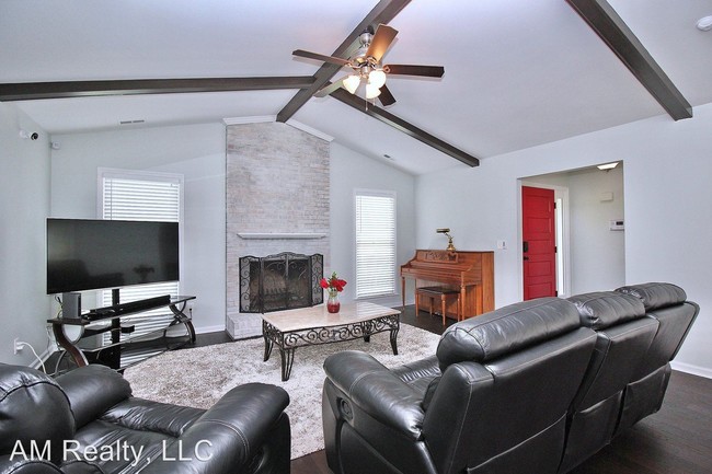 Building Photo - 3 br, 2 bath House - 6201 Thermal Rd