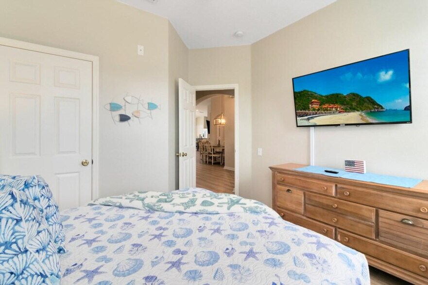 Building Photo - 8156 Sun Palm Dr