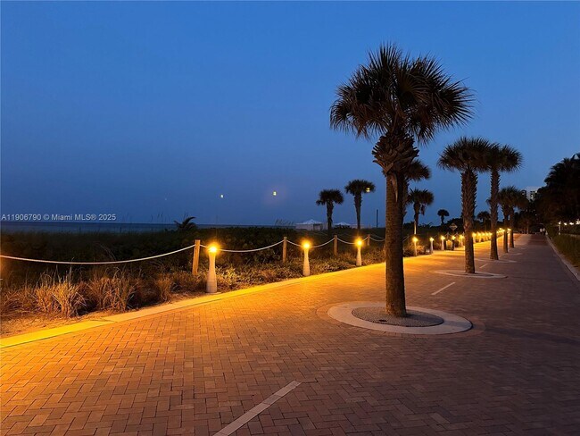 Building Photo - 6039 Collins Ave