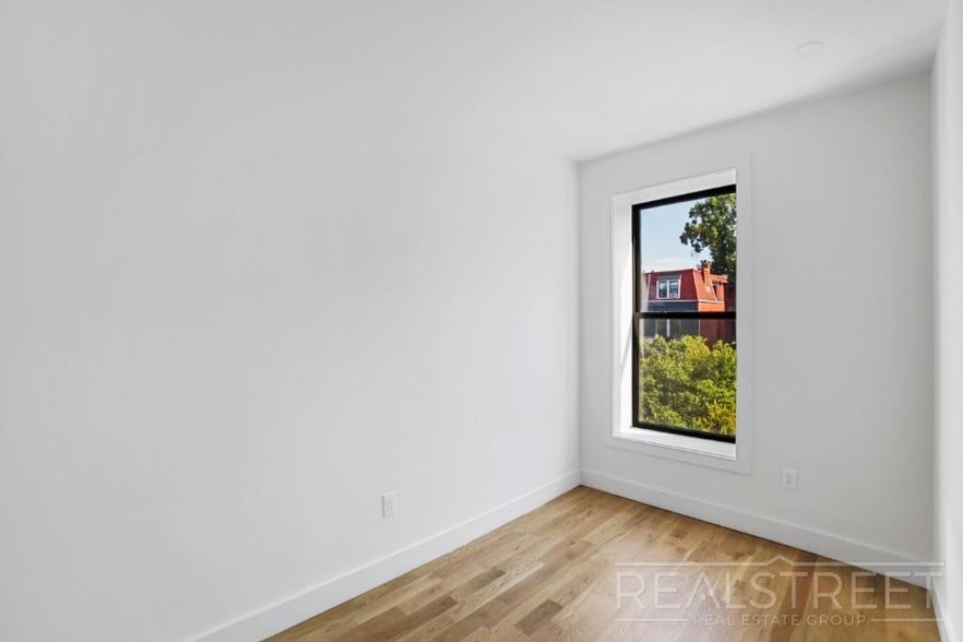 Building Photo - Stunning 1 BED in North Crown Heights Brownstone