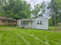 Building Photo - 2 Bedroom Home in Normal