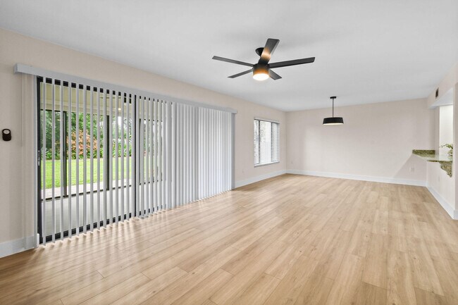 Building Photo - 2233 NW 22nd Ave