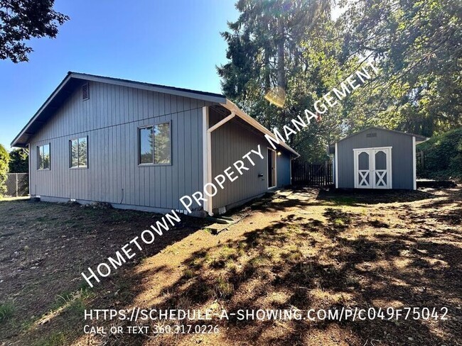 Building Photo - 1310 Goldenrod Dr SE