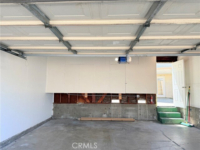 Building Photo - 1620 Greenport Ave