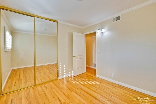 Building Photo - Stylish San Jose Home and Private Yard