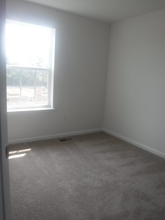 Building Photo - 202 Magellan Dr