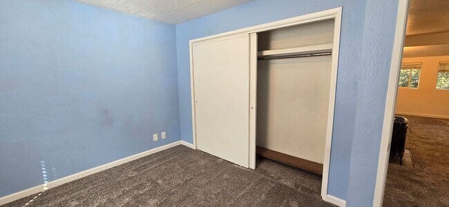 Building Photo - Charming 2 bedroom apartment