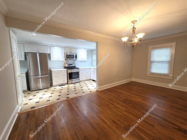 Building Photo - 2520 Constance St