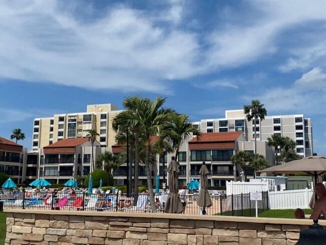 Building Photo - 845 S Gulfview Blvd