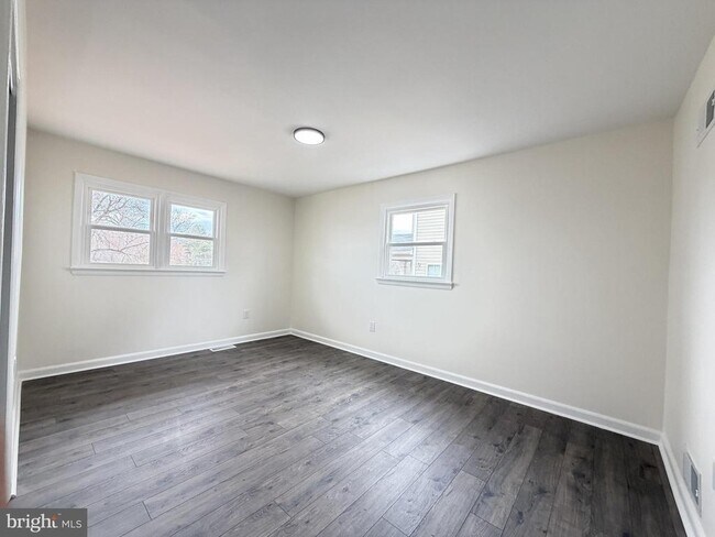 Building Photo - 7629 Huron Dr