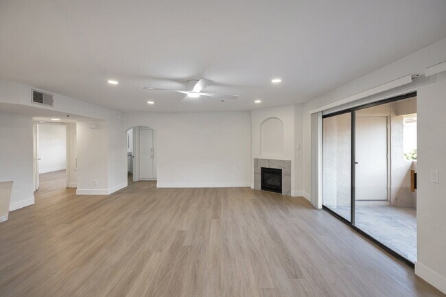 Building Photo - Biltmore Area Condo with Camelback Mountain View!