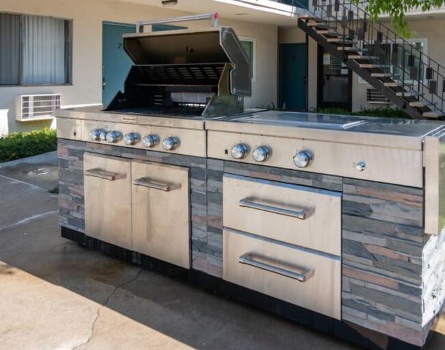 Building Photo - 77 Fortyfive