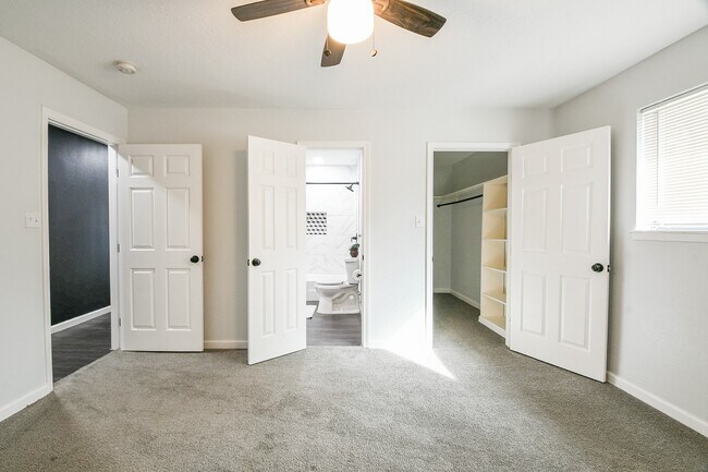 Building Photo - 6002 Greenmont Dr