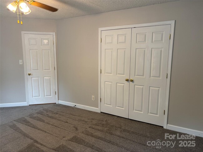 Building Photo - 2032 Beckwith Ln
