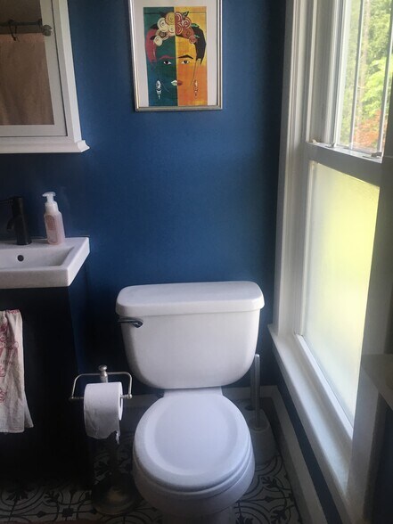 Building Photo - 1302 Hillside Ave