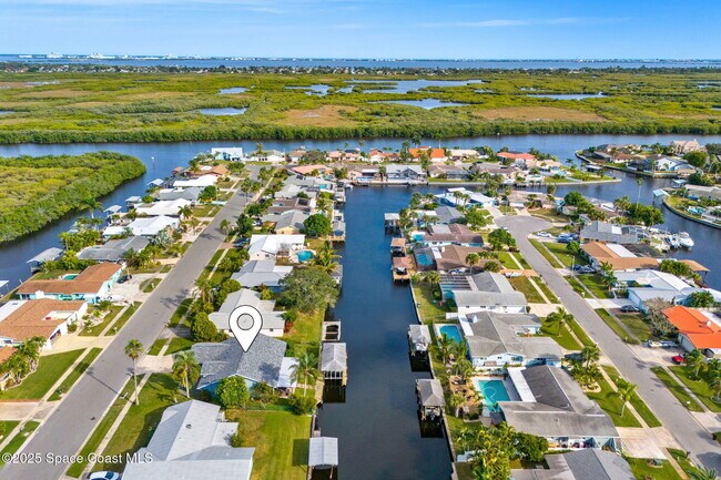 Building Photo - 445 Diana Blvd