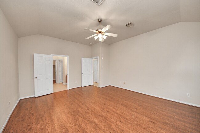 Building Photo - 822 Glen Abbey Dr