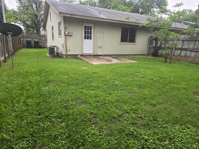 Building Photo - 420 Vista W Ct